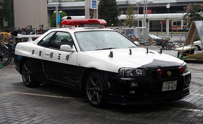 SkylineR34 GTR police car Κι όμως, το R34 της ιαπωνικής αστυνομίας, είναι ακόμα ενεργό!