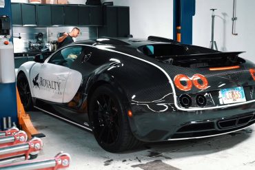 veyron1 Πόσο κοστίζει η αλλαγή λαδιών σε μια Bugatti;
