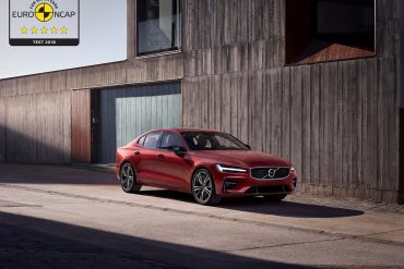246534 Volvo S60 and V60 secure 5 star safety rating by Euro NCAP2B1 Συνεχίζουν το σερί 5 αστέρων τα Volvo S60 και V60