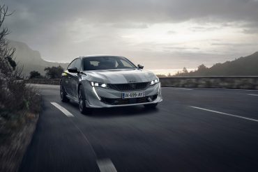 1585410441436268 0 Four-wheel drive with 400 hp in the Peugeot 508 SE