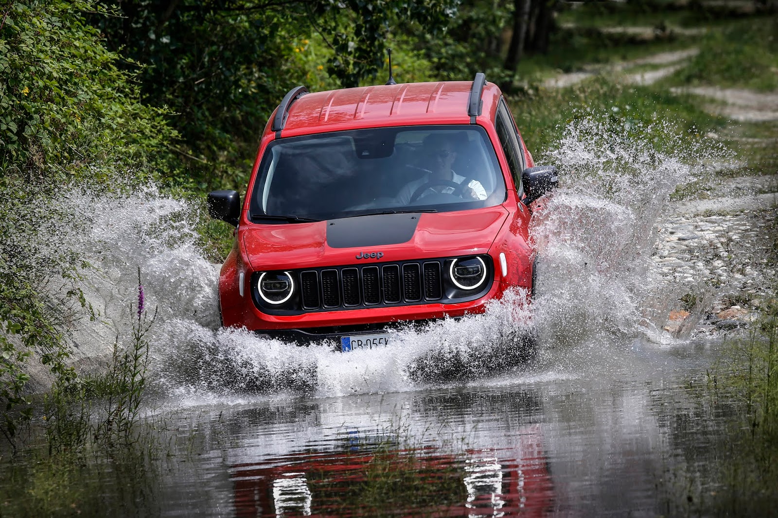 We throw a Jeep Renegade in mud, rocks, sand, lakes. Will it make it?