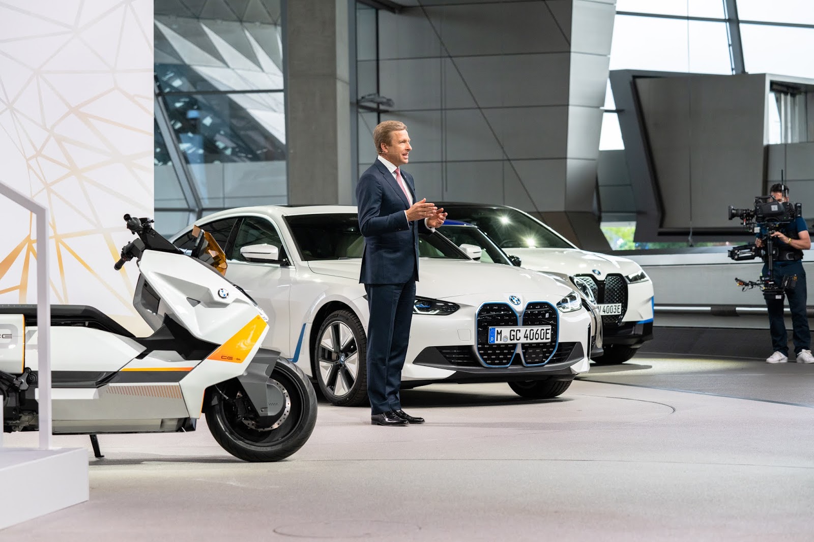 P90421676 highRes 1 BMW Group: mira a ridurre le proprie emissioni di CO2 di 200 milioni di tonnellate entro il 2030