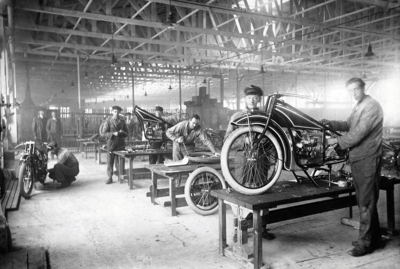 P90094361 highRes production bmw r 32 100 χρόνια λειτουργίας για το εργοστάσιο της BMW στο Μόναχο