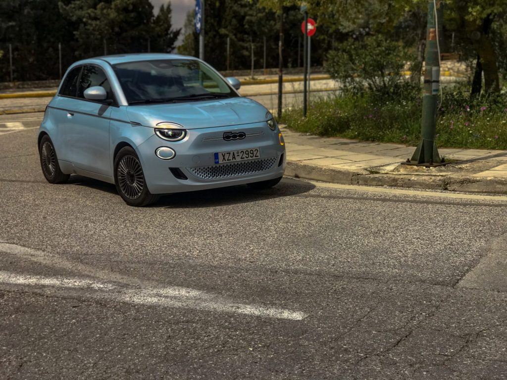 image00008 1 Οδηγούμε Fiat 500 icon 3+1: Χρώμα μεσογειακό! 