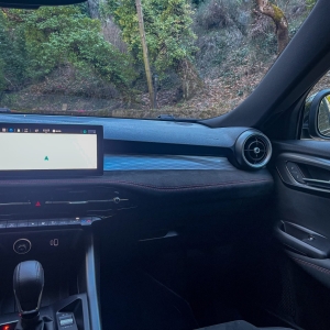 IMG 5214 Οδηγούμε Alfa Romeo Tonale 1.3 PHEV eQ4 280 PS: Η «ντίβα» ηλεκτρίζει (Βίντεο)