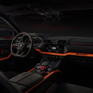 653062 Αυτό είναι το πρώτο plug-in υβριδικό SUV της Lamborghini