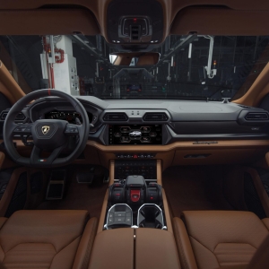 653085 Αυτό είναι το πρώτο plug-in υβριδικό SUV της Lamborghini