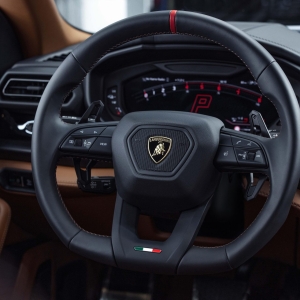 653086 Αυτό είναι το πρώτο plug-in υβριδικό SUV της Lamborghini