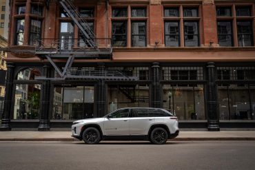JeepWagoneerS59 New Wagoneer S: Revealing Jeep's first large electric SUV